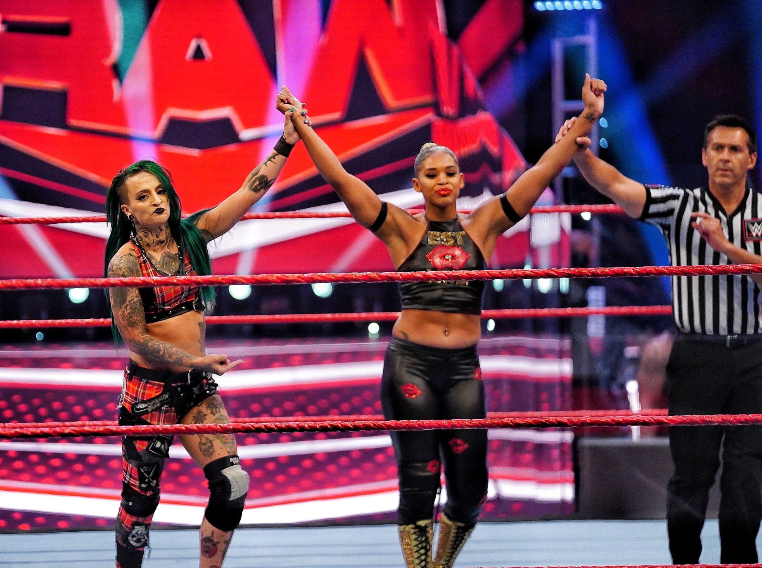 Bianca Belair Returns to RAW, Ruby Riott Makes Cryptic Comment After Landin...