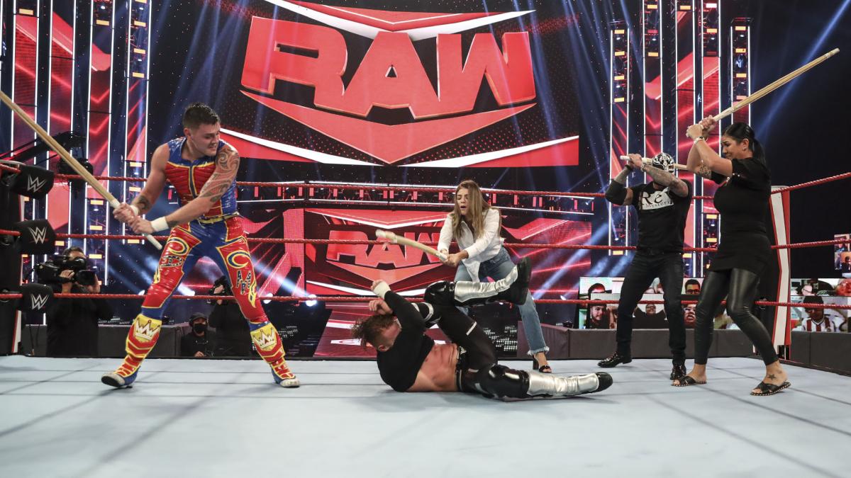 News On When Wwe Expects Rey Mysterio To Return To The Ring Post Raw Videos Of The Mysterio Family