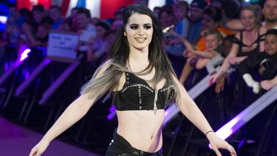 Sex And Fuck Of Alexa Bliss Of Wwe - Paige Gets Police Involved After Someone Offered To Sell Her Boyfriend's  Address