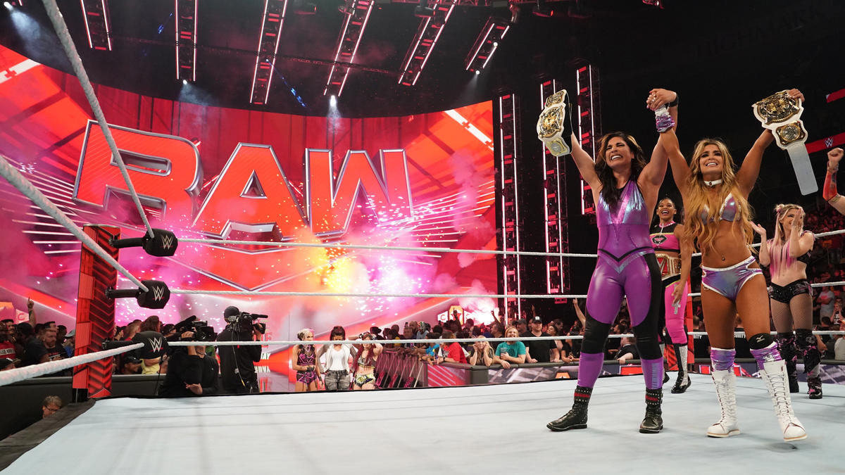 Triple H and Shawn Michaels Praise New WWE Women's Tag Team Champions,...