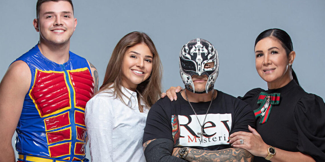 The Mysterio Family Set for WWE SmackDown, Updated Card