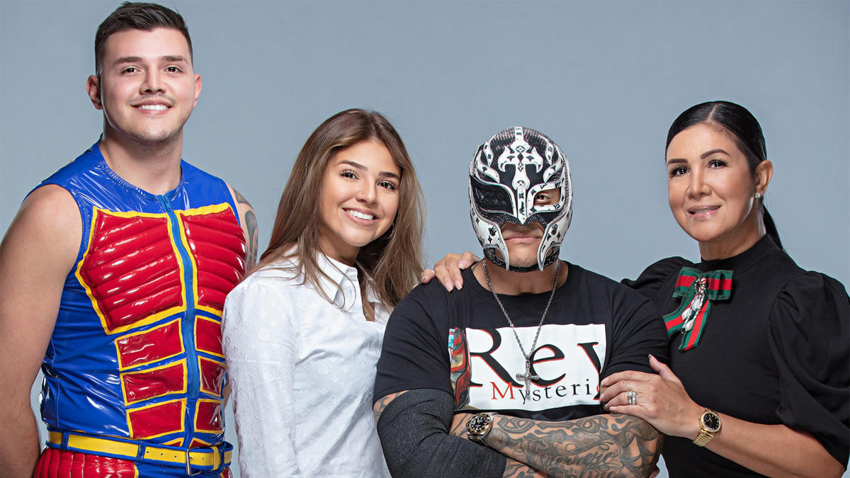 The Mysterio Family Set for WWE SmackDown, Updated Card