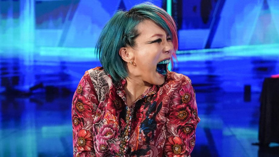 Asuka Turns Heel with Hot Chili Pepper Mist on WWE SmackDown, Rumored Title Match