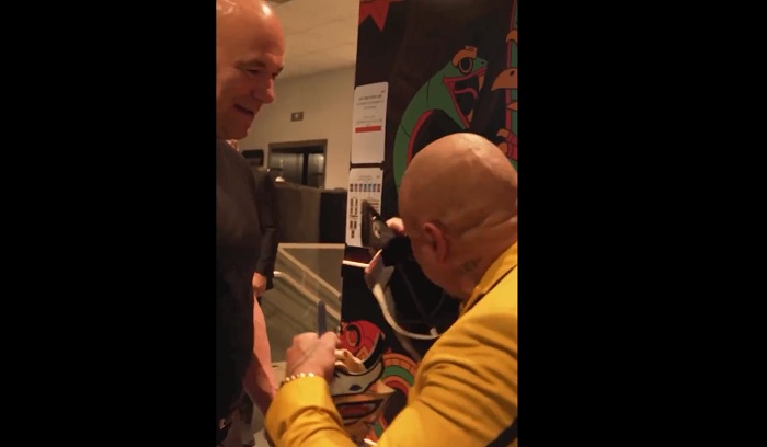 Rey Mysterio Takes Custom Noche Mask Off, Gifts It To Dana White Backstage At UFC 306